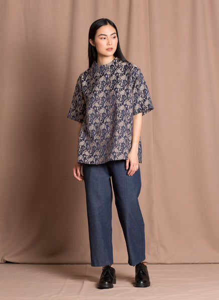 Amber Short Sleeve Mockneck Jacquard Top - Navy Swirls