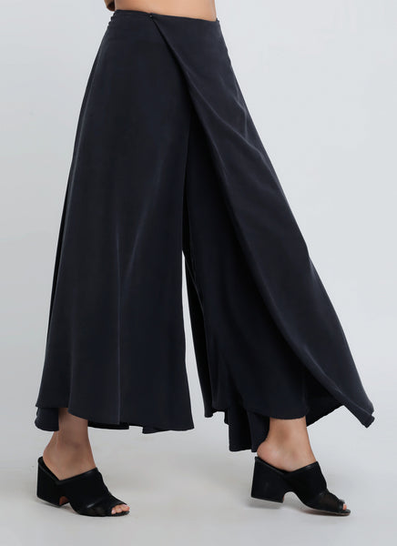 KAAREM - Sumac Diagonal Pleated Pant - Dark Blue