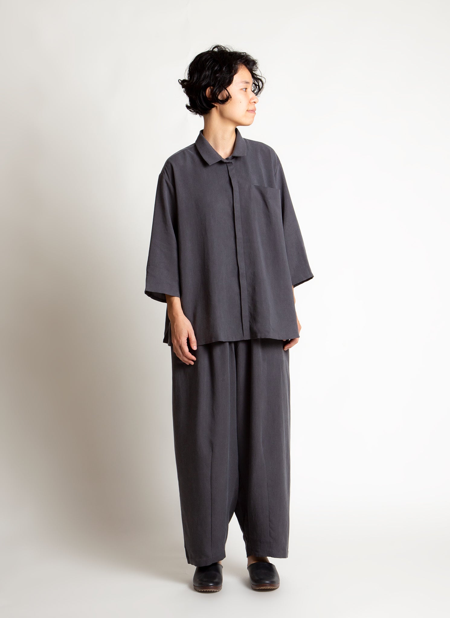 KAAREM - (Fox)Tail Pocket Pant w/ Elastic (Unisex) - Charcoal