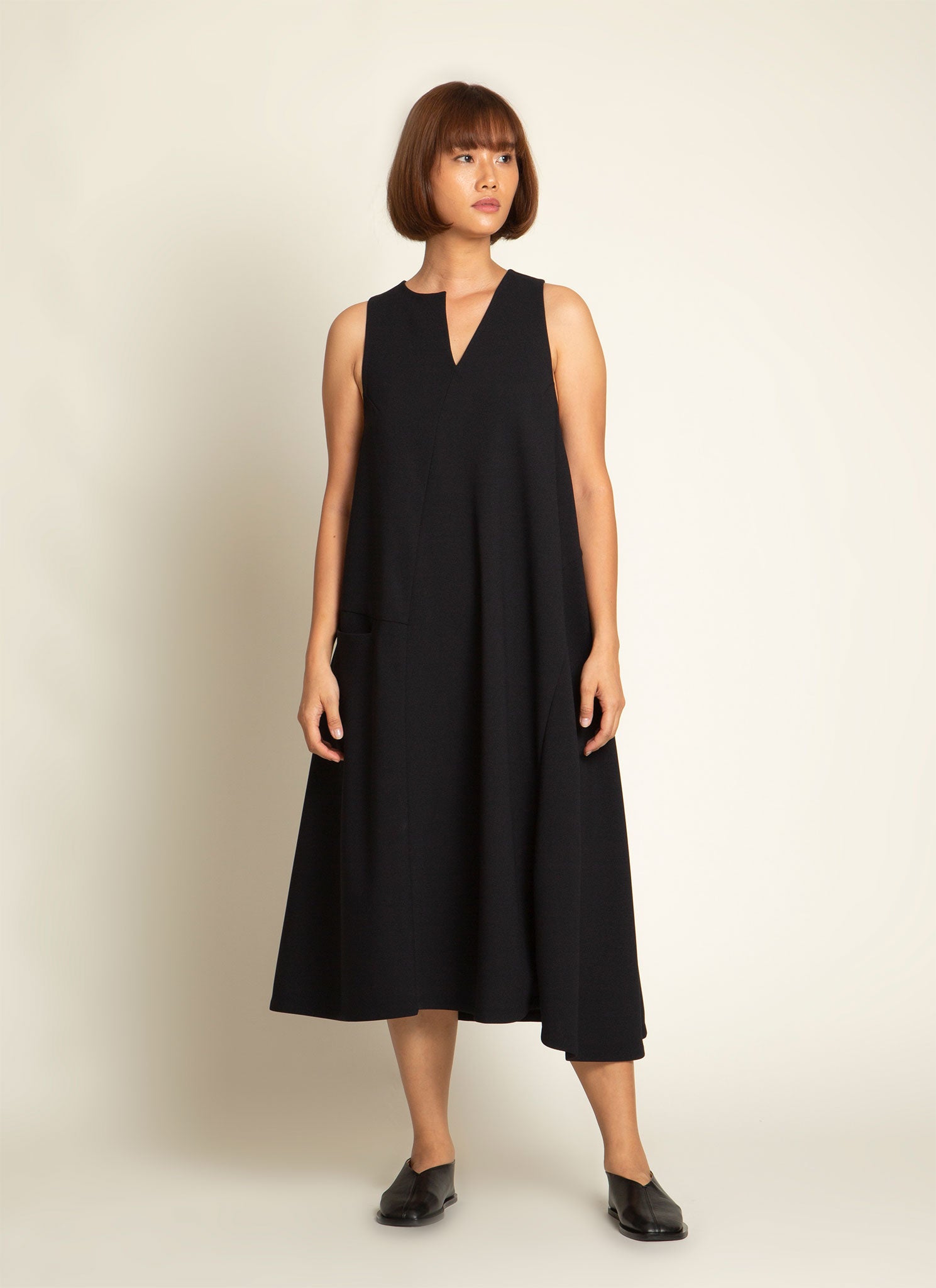 a line dress with pockets KAAREM - Diagonal Xéo A-Line Pocket Dress