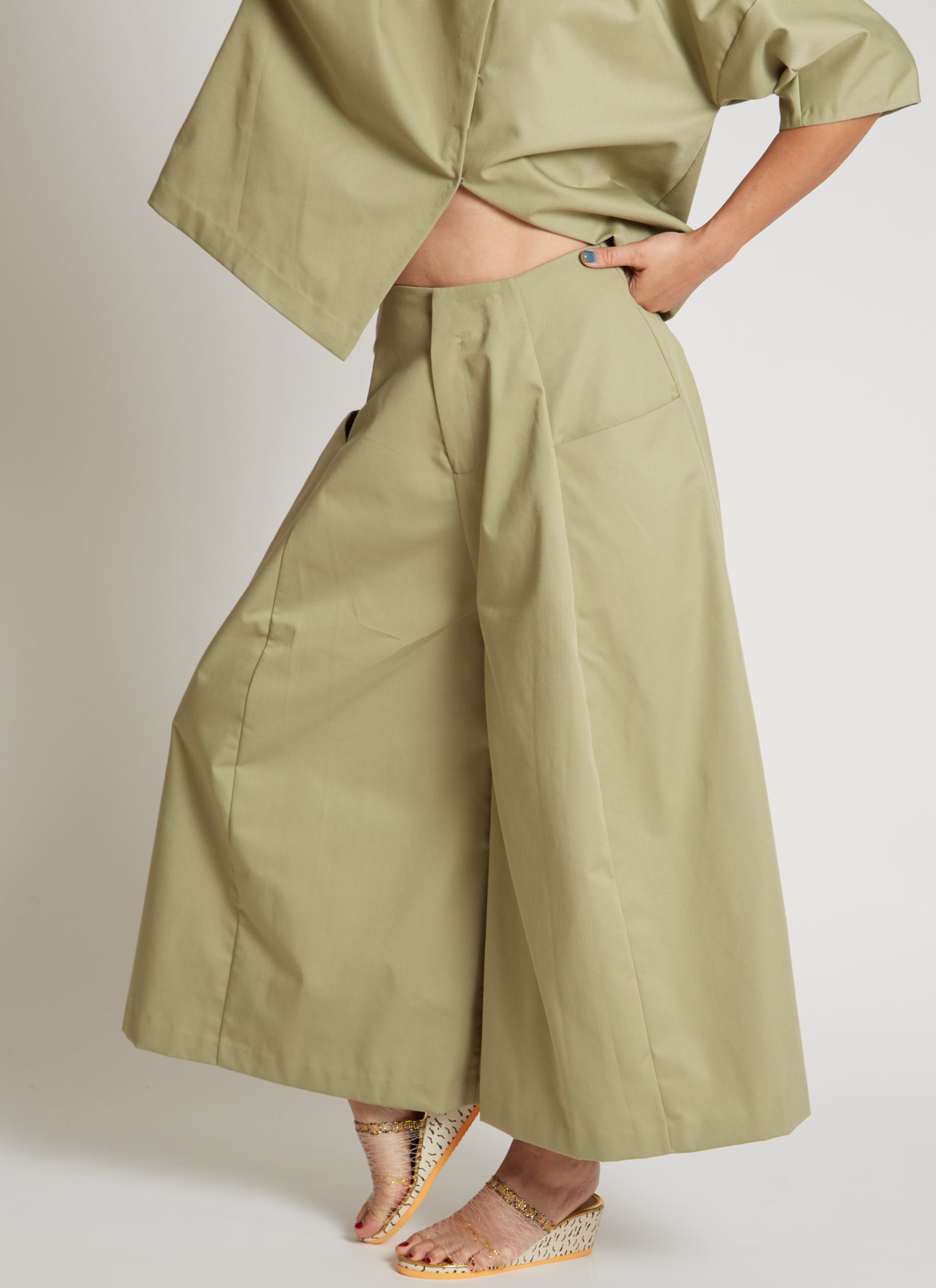 KAAREM - Dalber Relaxed Wide Leg Panel Pant - Green Rice Khaki