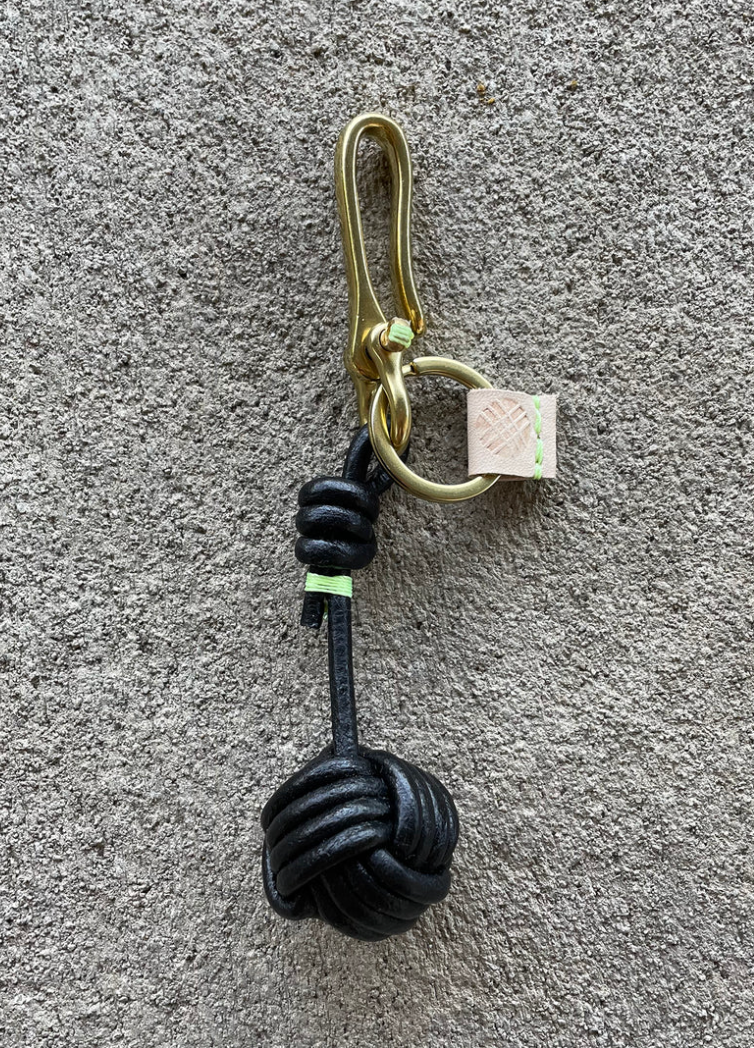 KAAREM - Clau K(not) Keyhook in Black/Brass