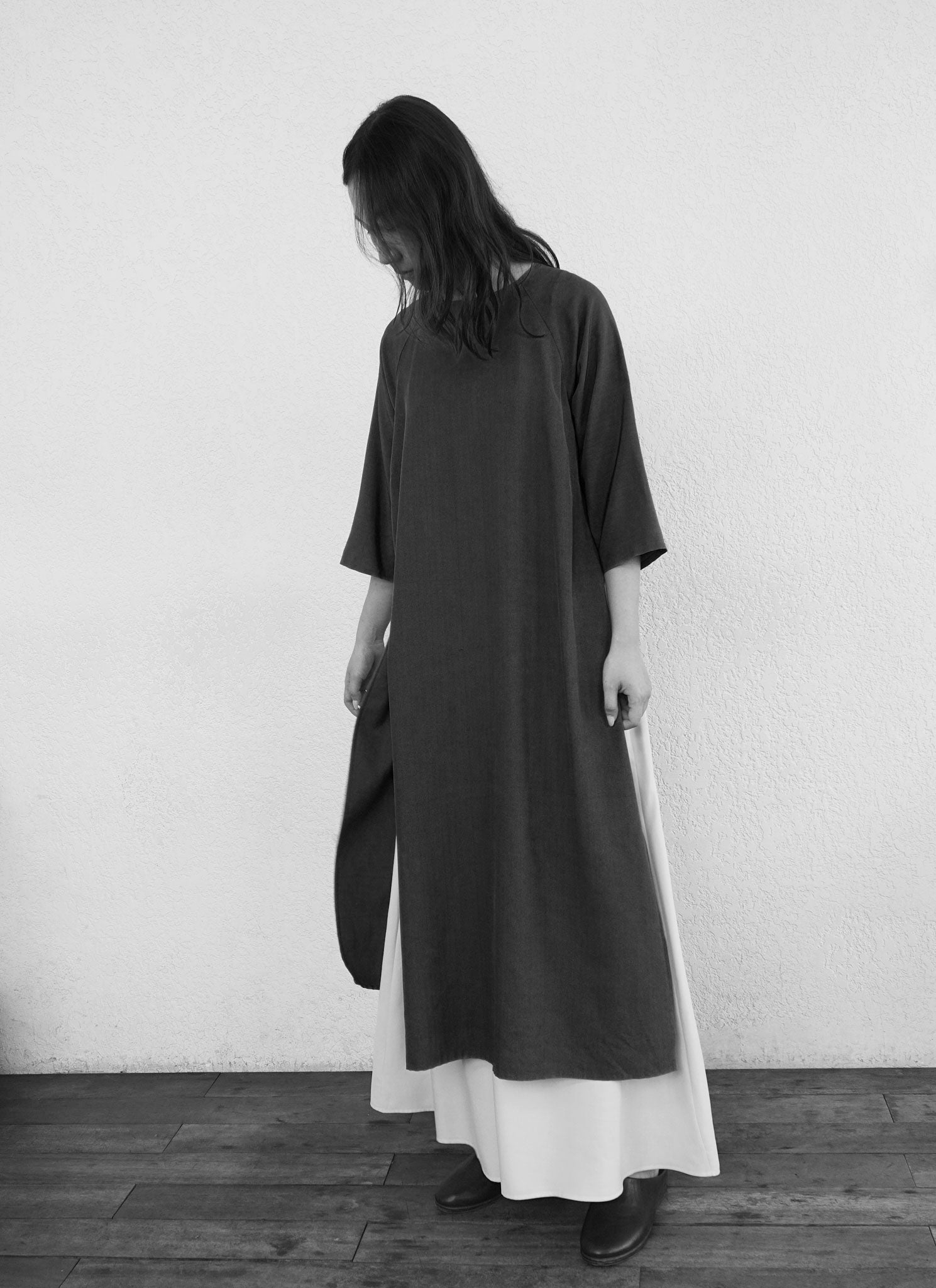KAAREM - Ostra Long Raglan Side Slit Silk o di Tunic/Dress / Size XS - Black KAAREM - Ostra Long Raglan Side Slit Silk o di Tunic/Dress / Size XS - Black