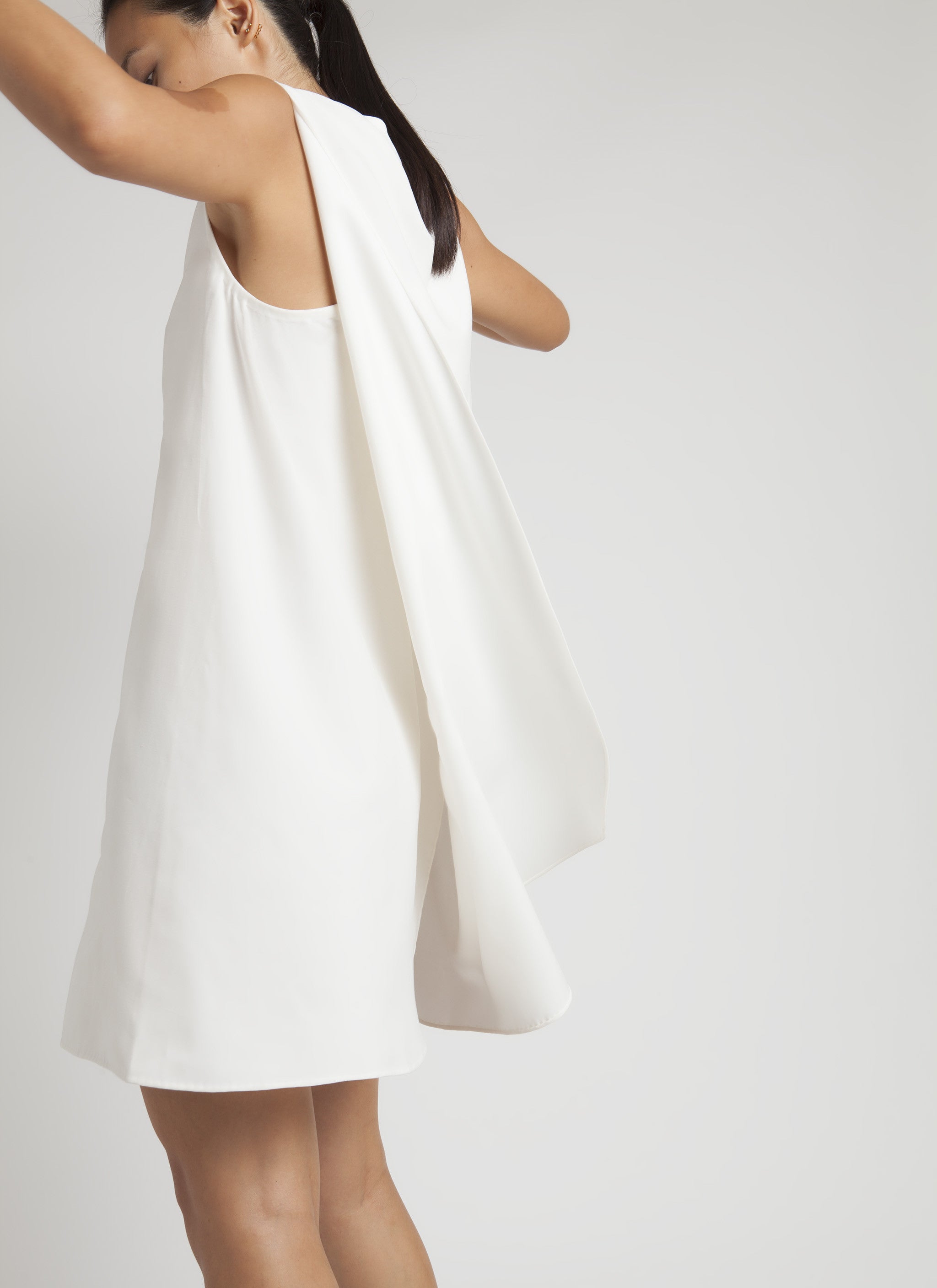 KAAREM - Piece of Air Sleeveless Overlap Dress - White