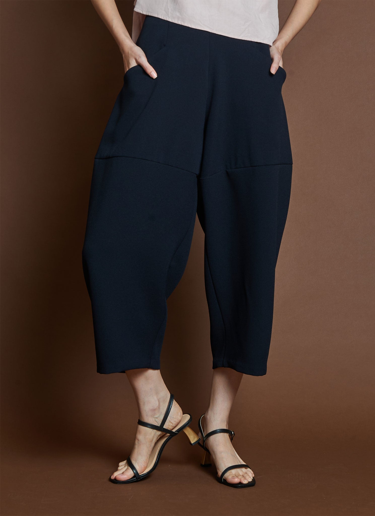 KAAREM - Cachuabi Tomato Tapered Billow Pocket Pant - Black Blue