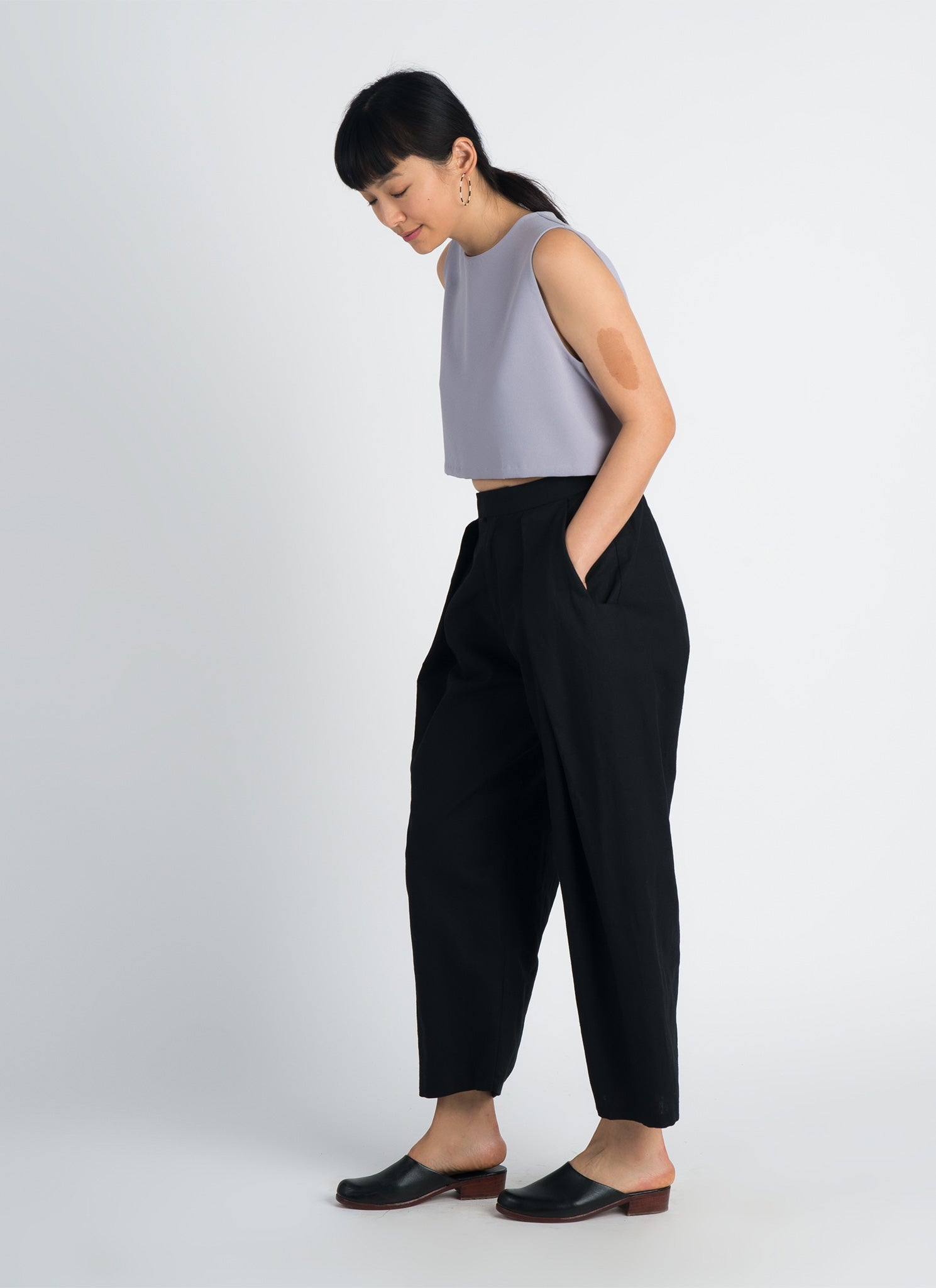 KAAREM Seed Pleated Tapered Pant w/ Elastic (Unisex) Black