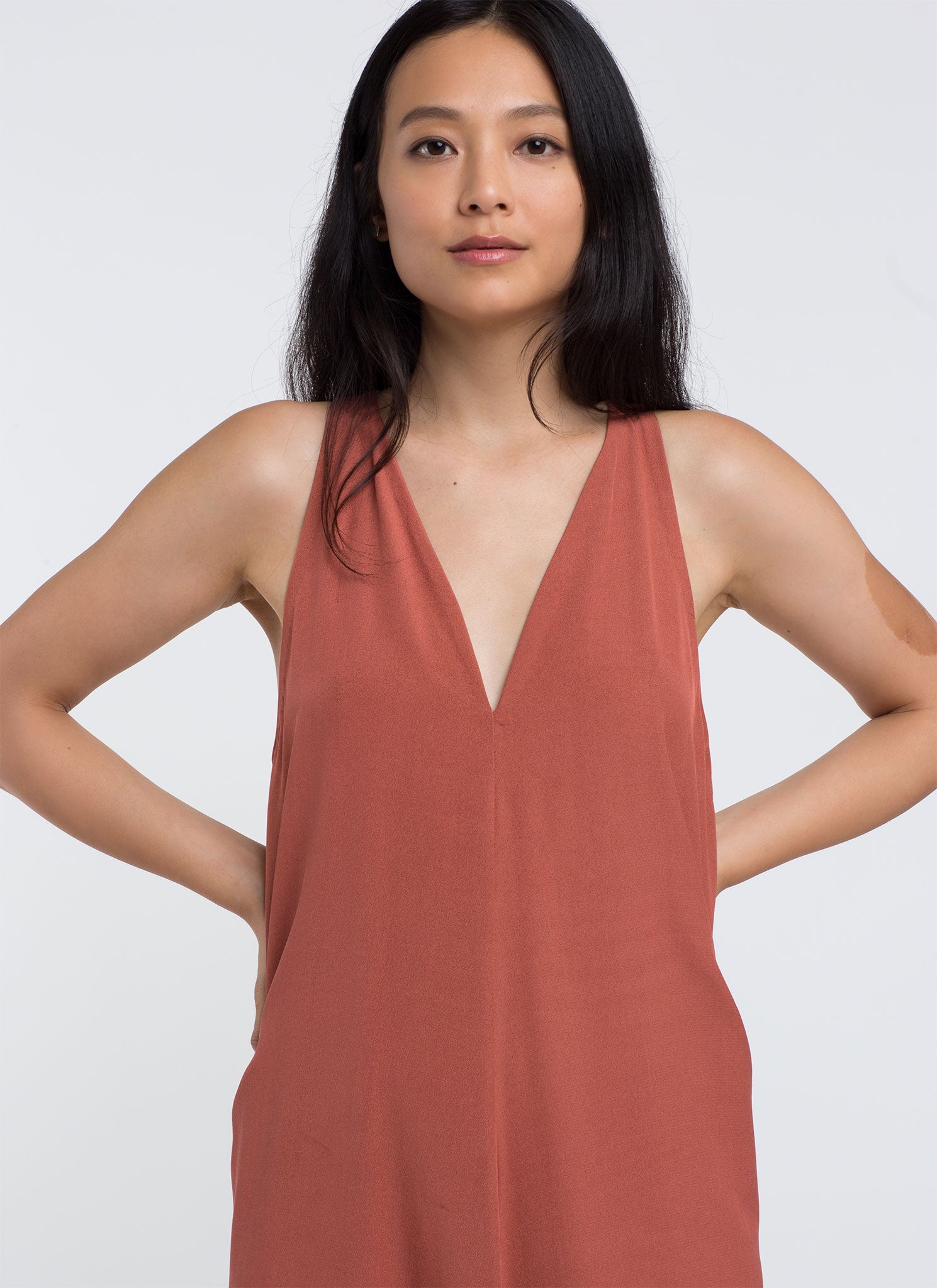 summing dress Remi Maxi Dress, in Sunset | Show Me Your Mumu Tropics is available in sizes KAAREM - Sum Sleeveless V-Neck