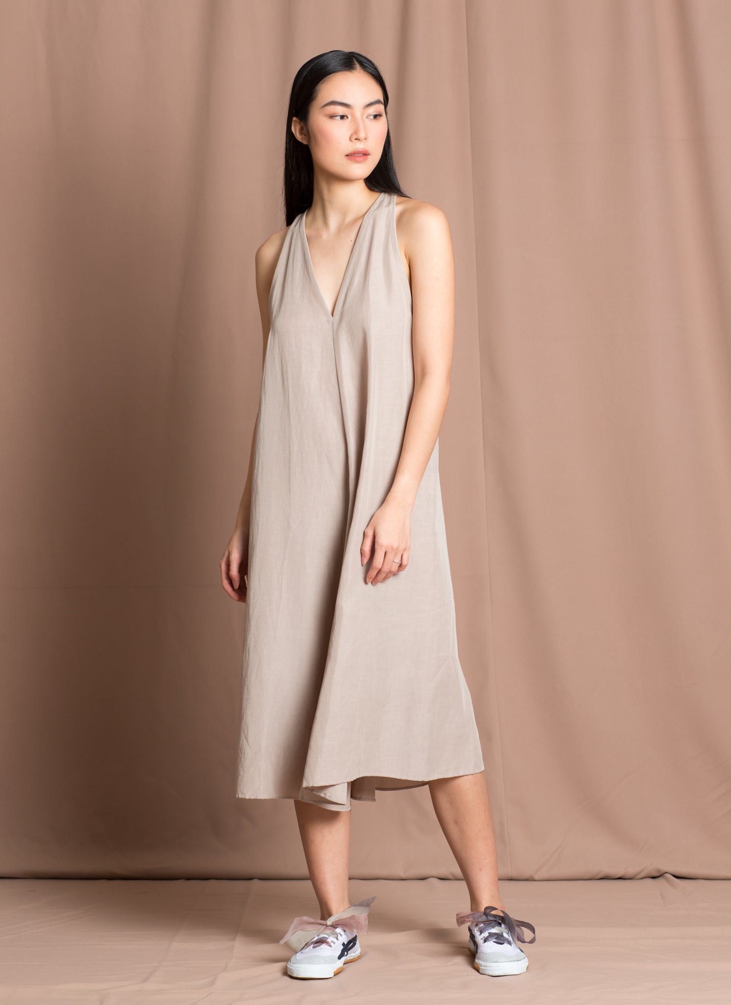 Sum Sleeveless V-Neck Dress - Beige Sum Sleeveless V-Neck Dress - Beige