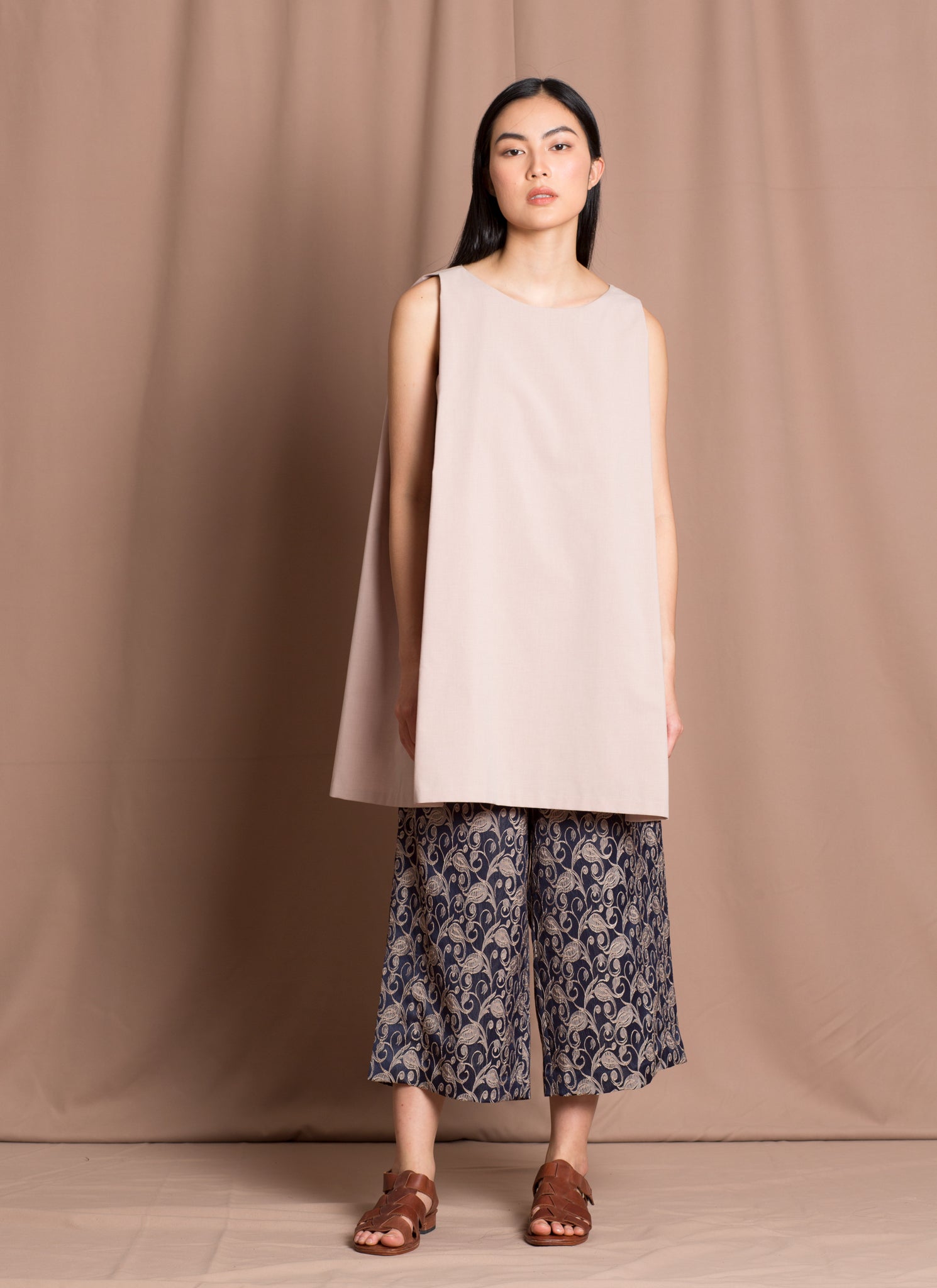 KAAREM - tyh.d Boatneck Open Back Dress
