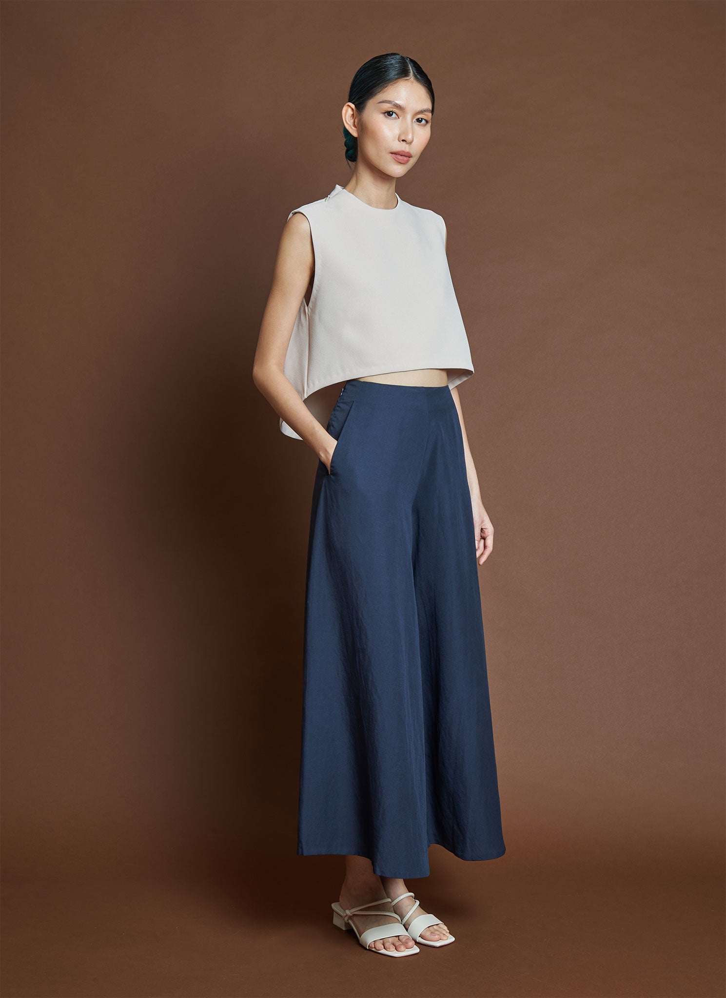 KAAREM Wind Chime Raised Collar Cropped Top Light Cream / Condensed