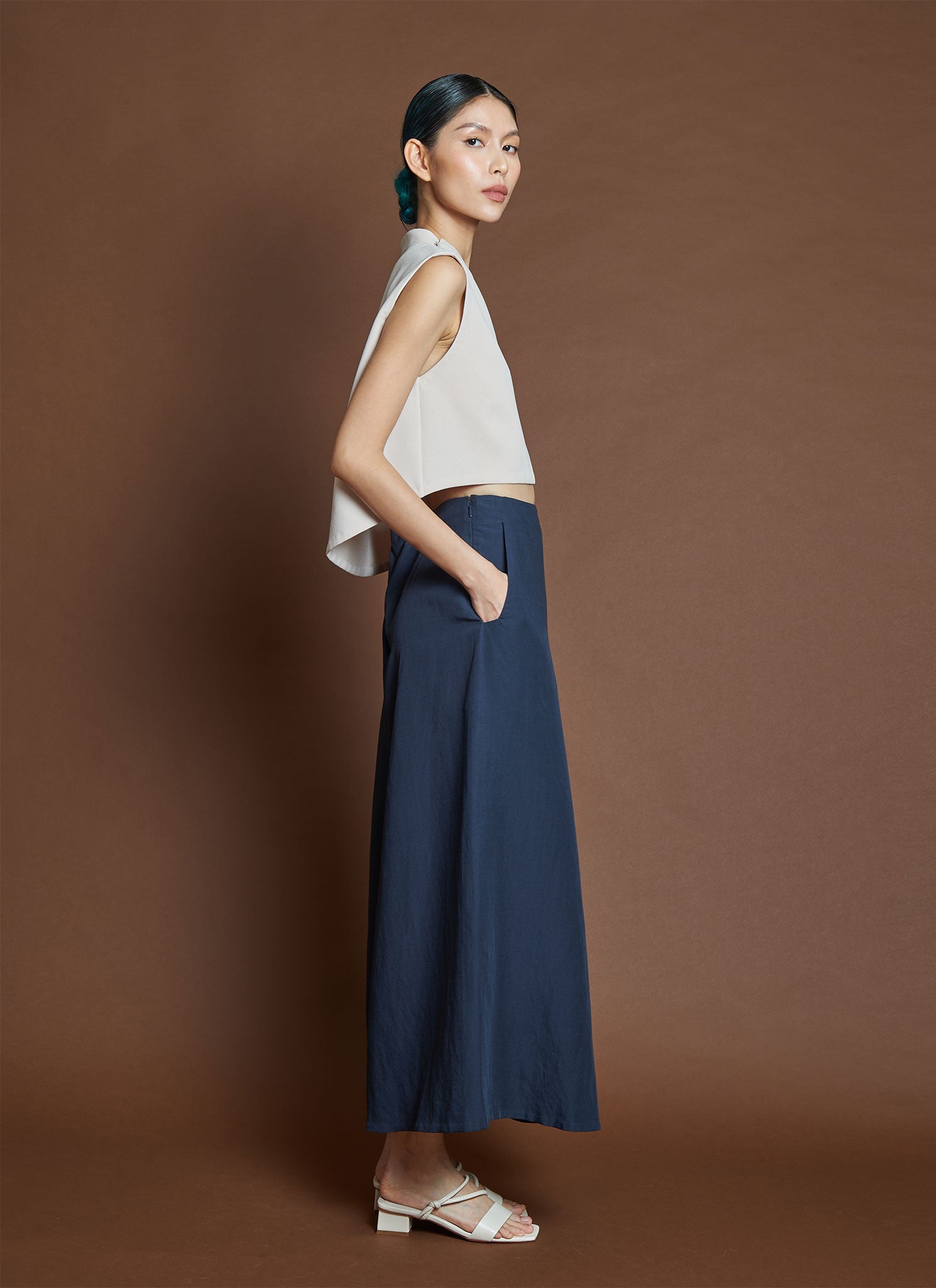 KAAREM Wind Chime Raised Collar Cropped Top Light Cream / Condensed