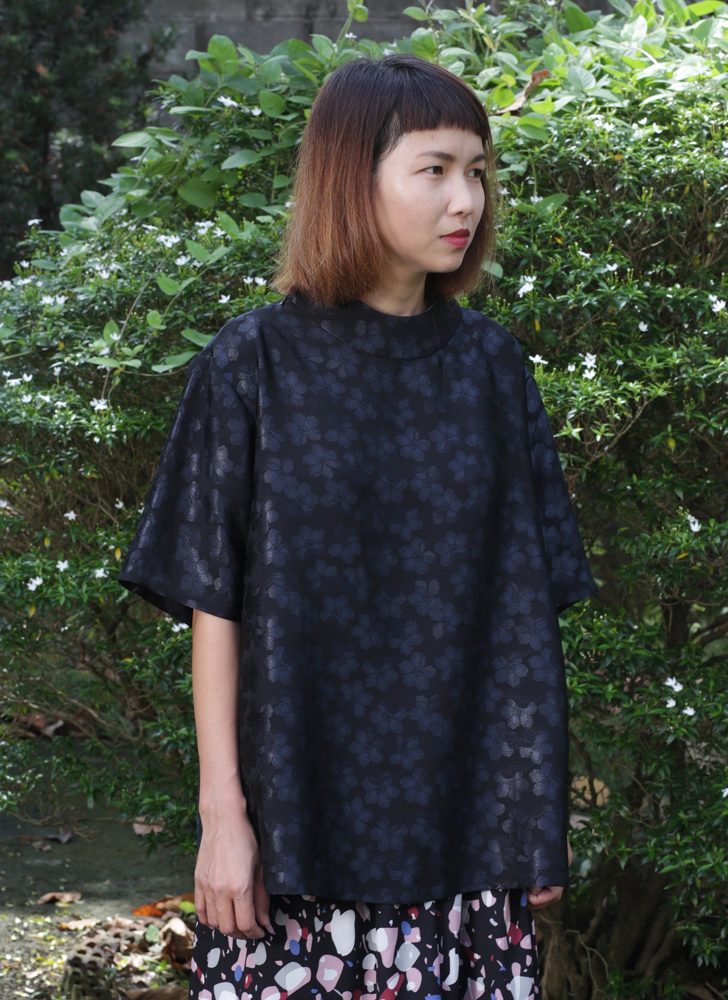 Ostra Raglan Sleeve Side Slit Áo dài Tunic/Dress - Black Floral Brocade  (Gấm)