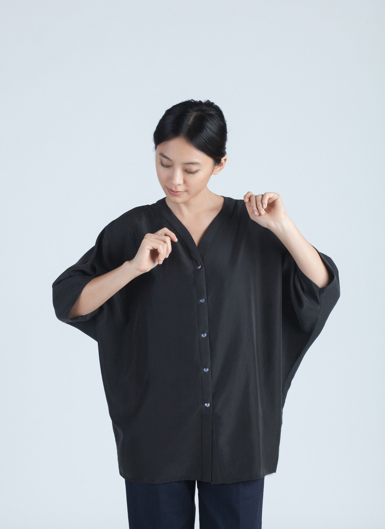 KAAREM - Three Leaf Dolman Top - Black