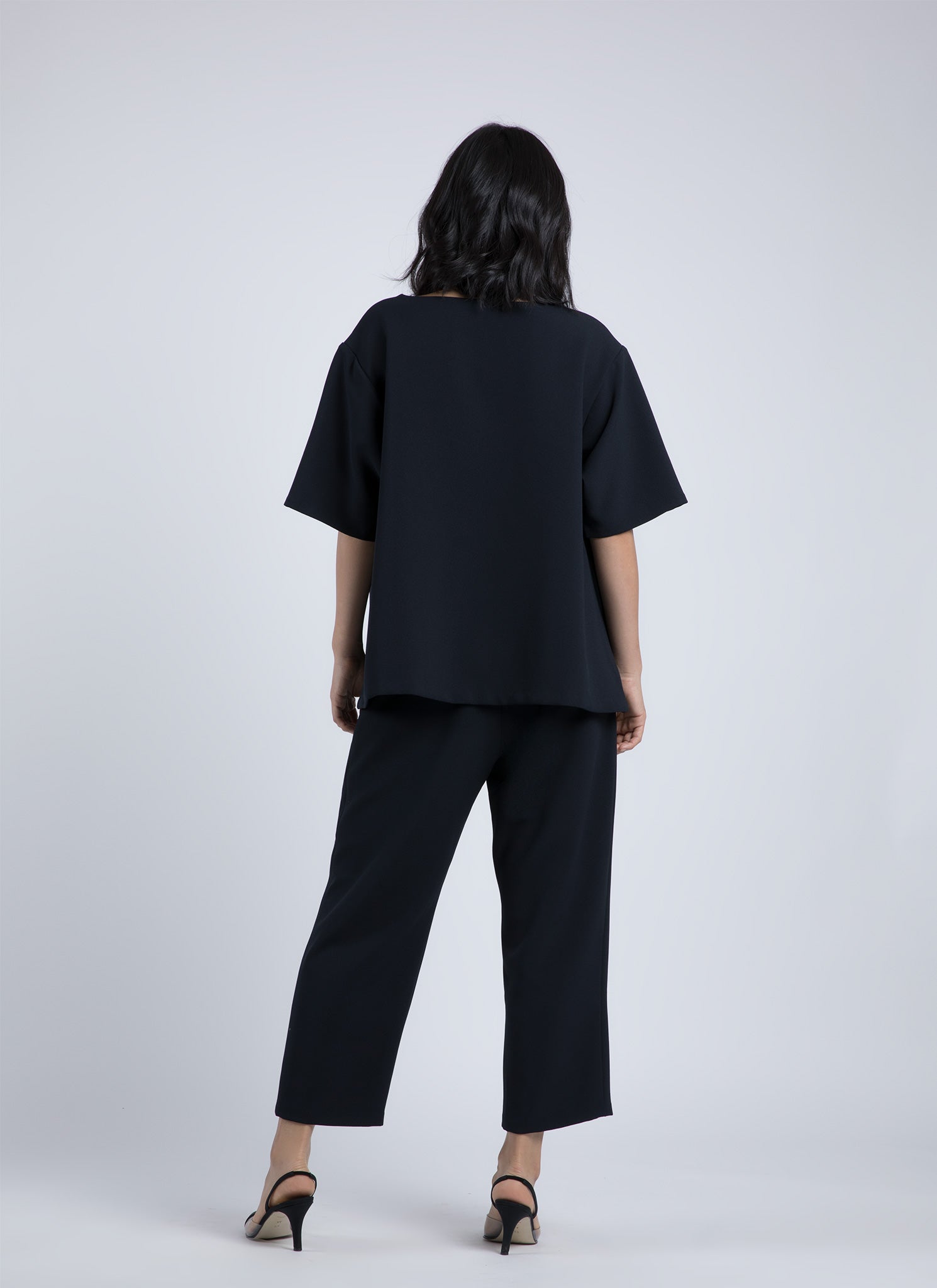 KAAREM - Sua Tapered Trouser Pocket Pant in Black Blue