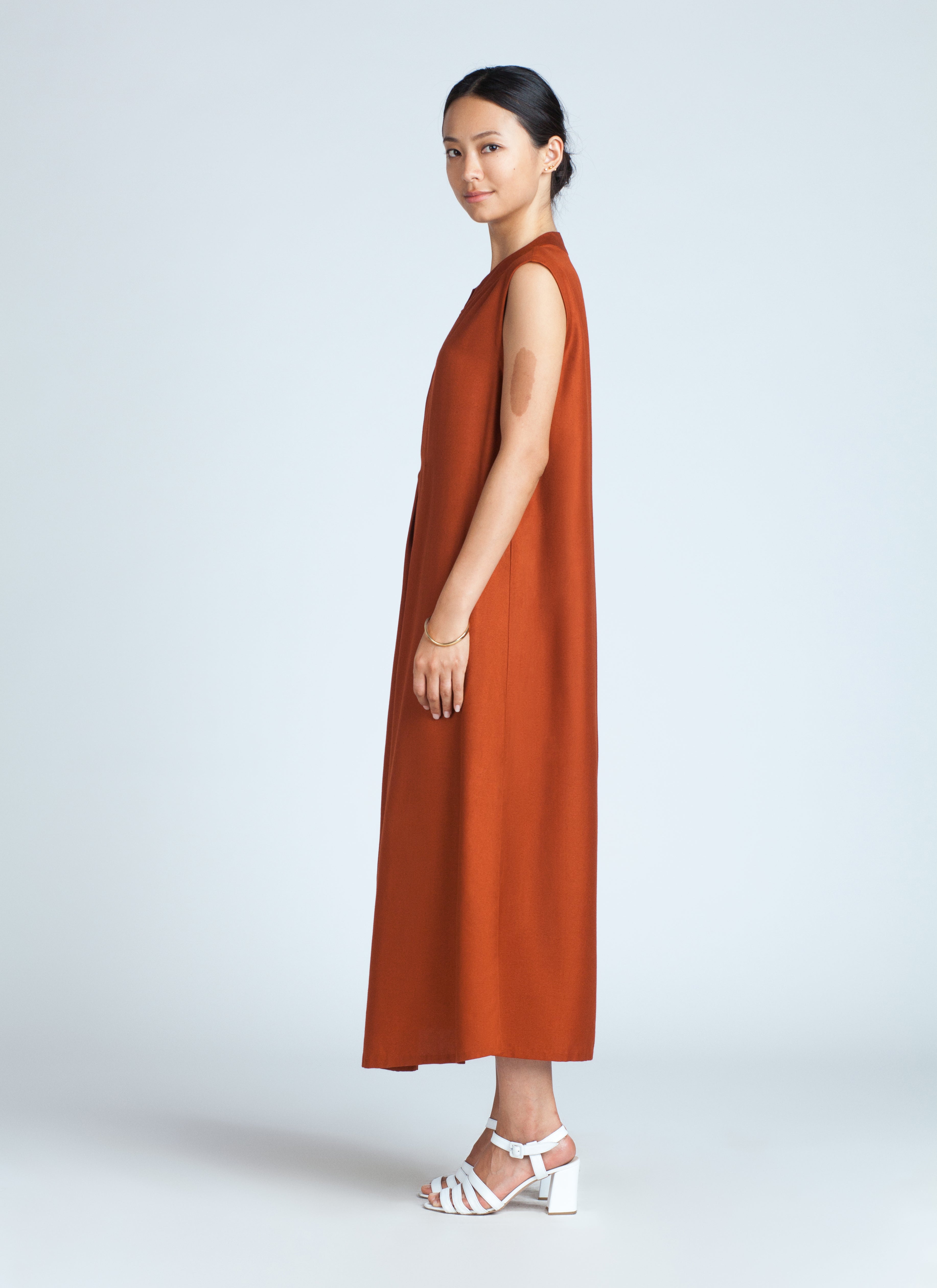 red box dress Sandra Bullock Red Cut Out Ruffled Halter Prom Dress 'Bird Box' New York Screening