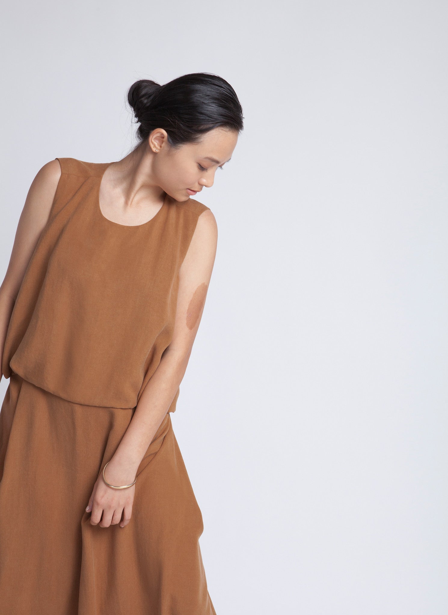 KAAREM - Jellyfish Shell Back Long Dress