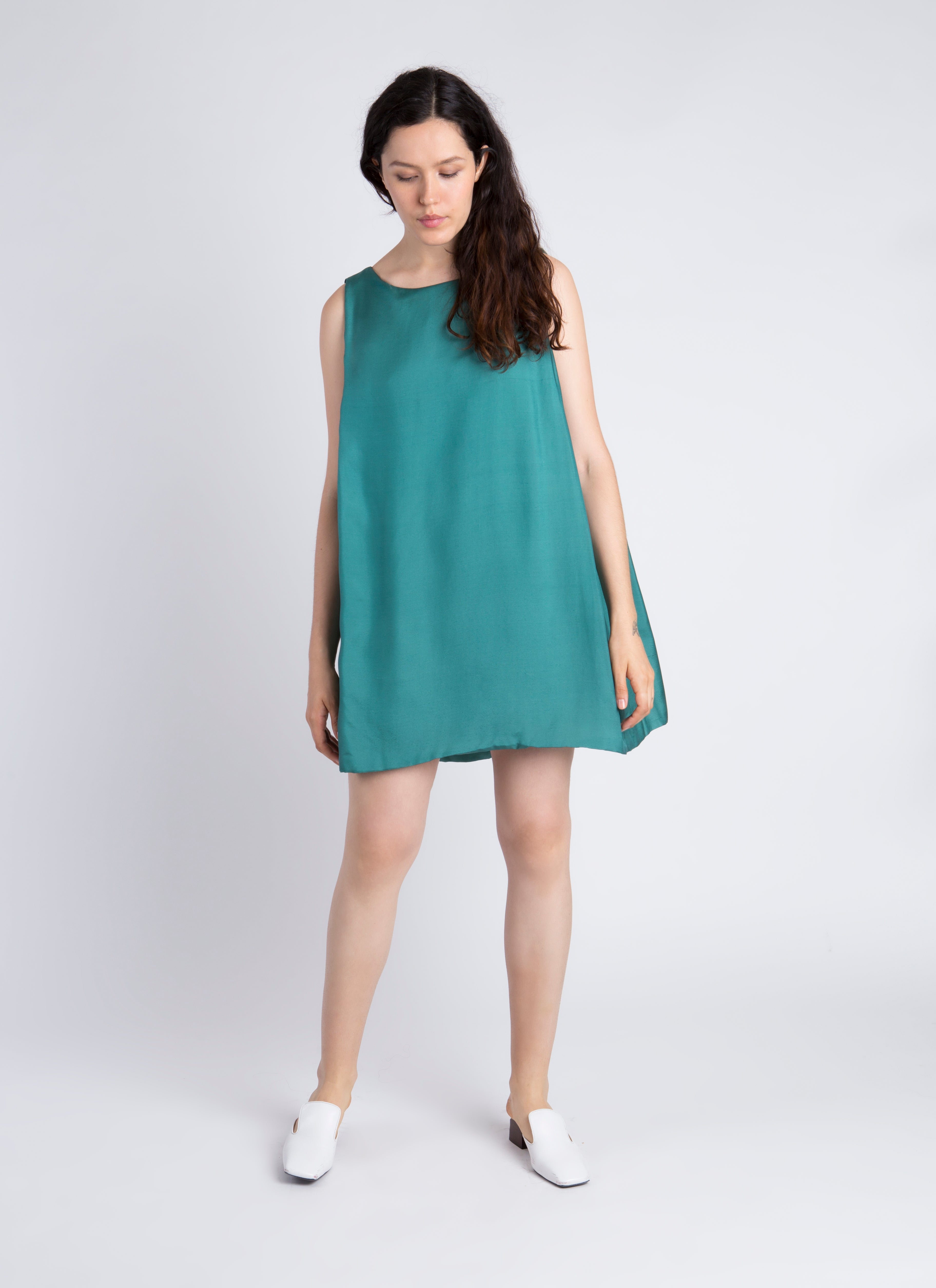 KAAREM - tyh.d Boatneck Open Back Silk Dress - Fern Green