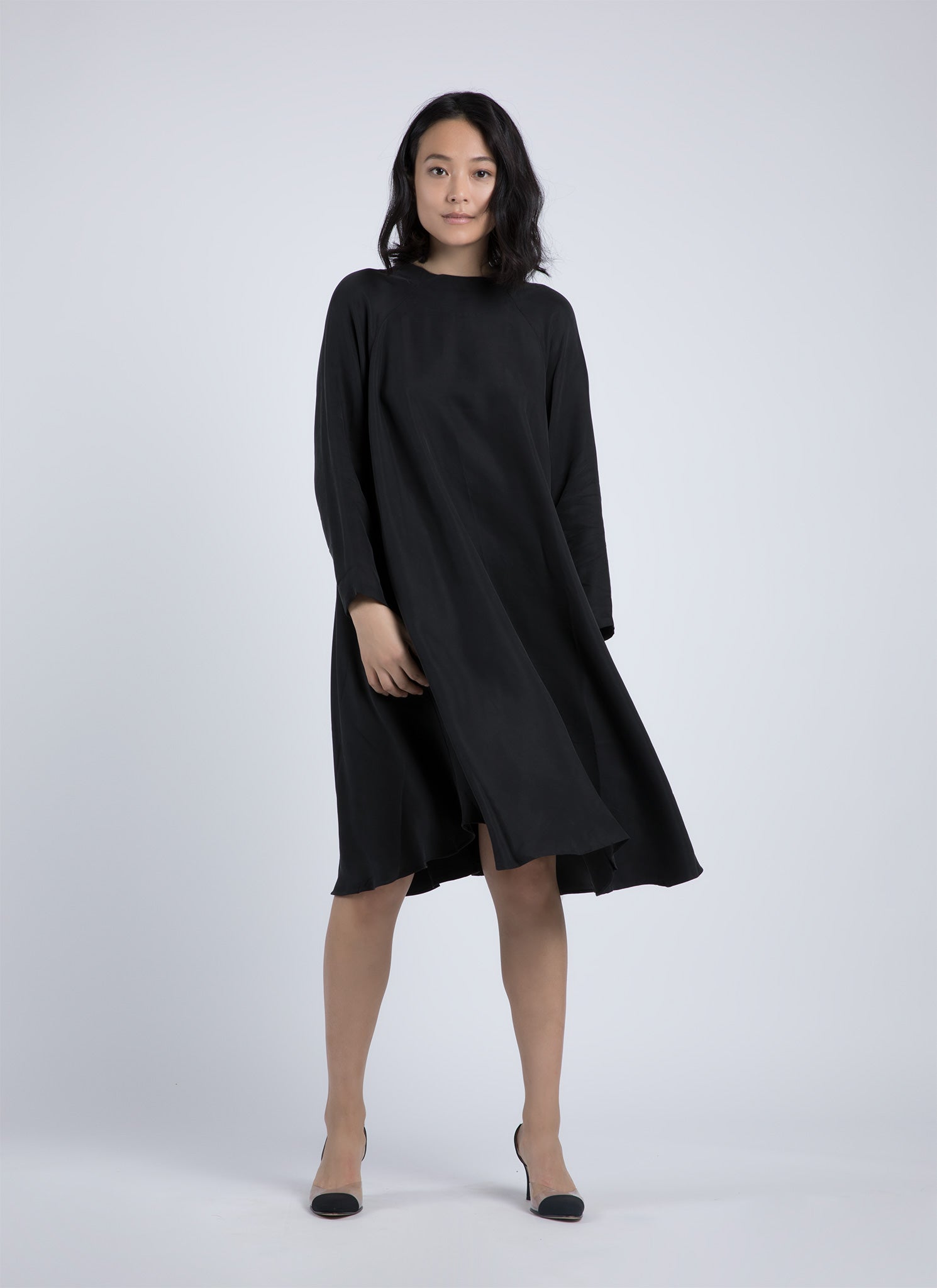 Sapa Leaf Long Sleeve Raglan Tent Dress - Black Sapa Leaf Long Sleeve Raglan Tent Dress - Black
